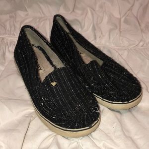 Black casual slippers